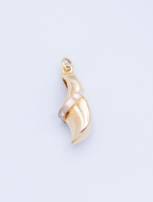 Tiny Clog Pendant 00128