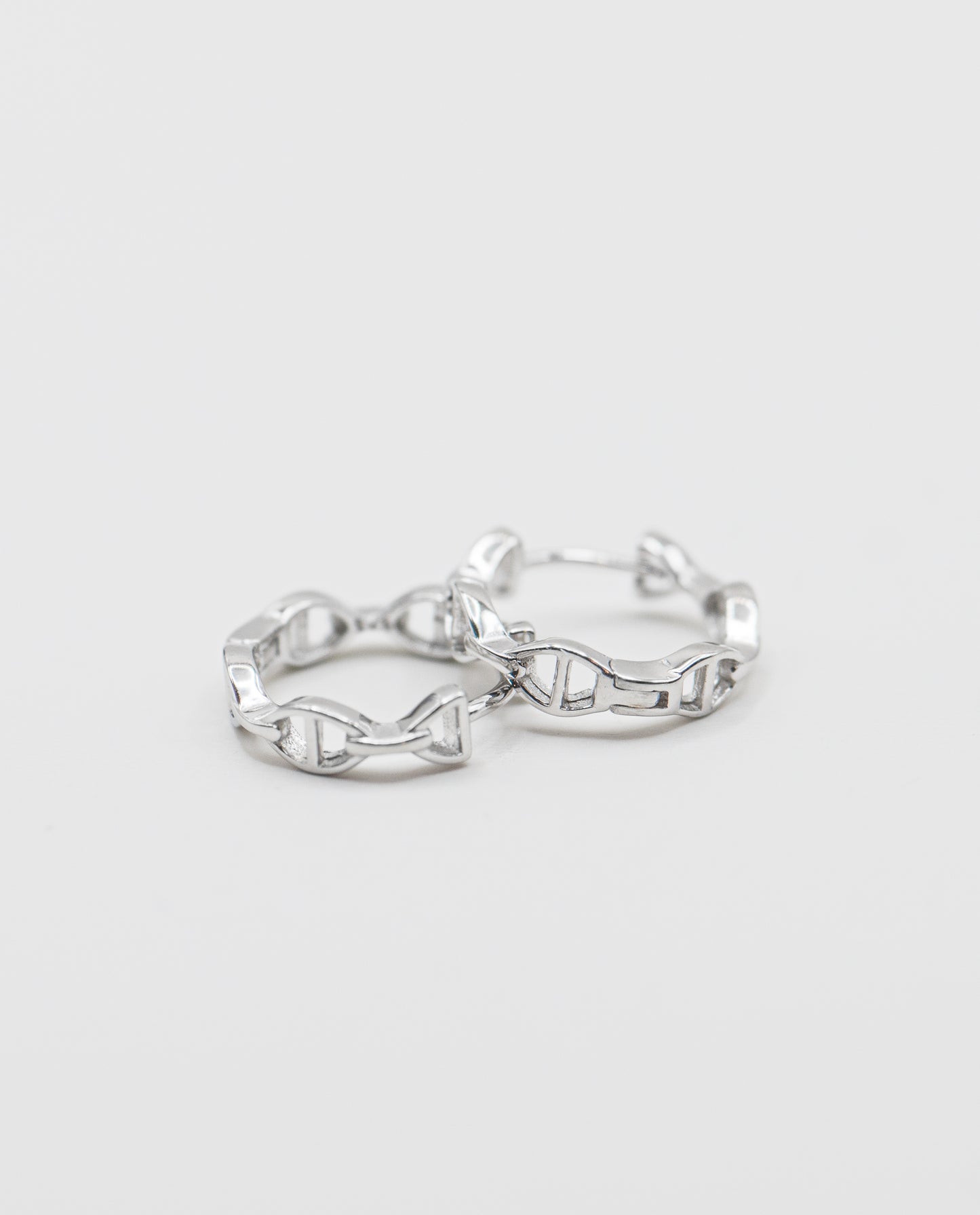 Anthony Mariner Link Huggie Earrings