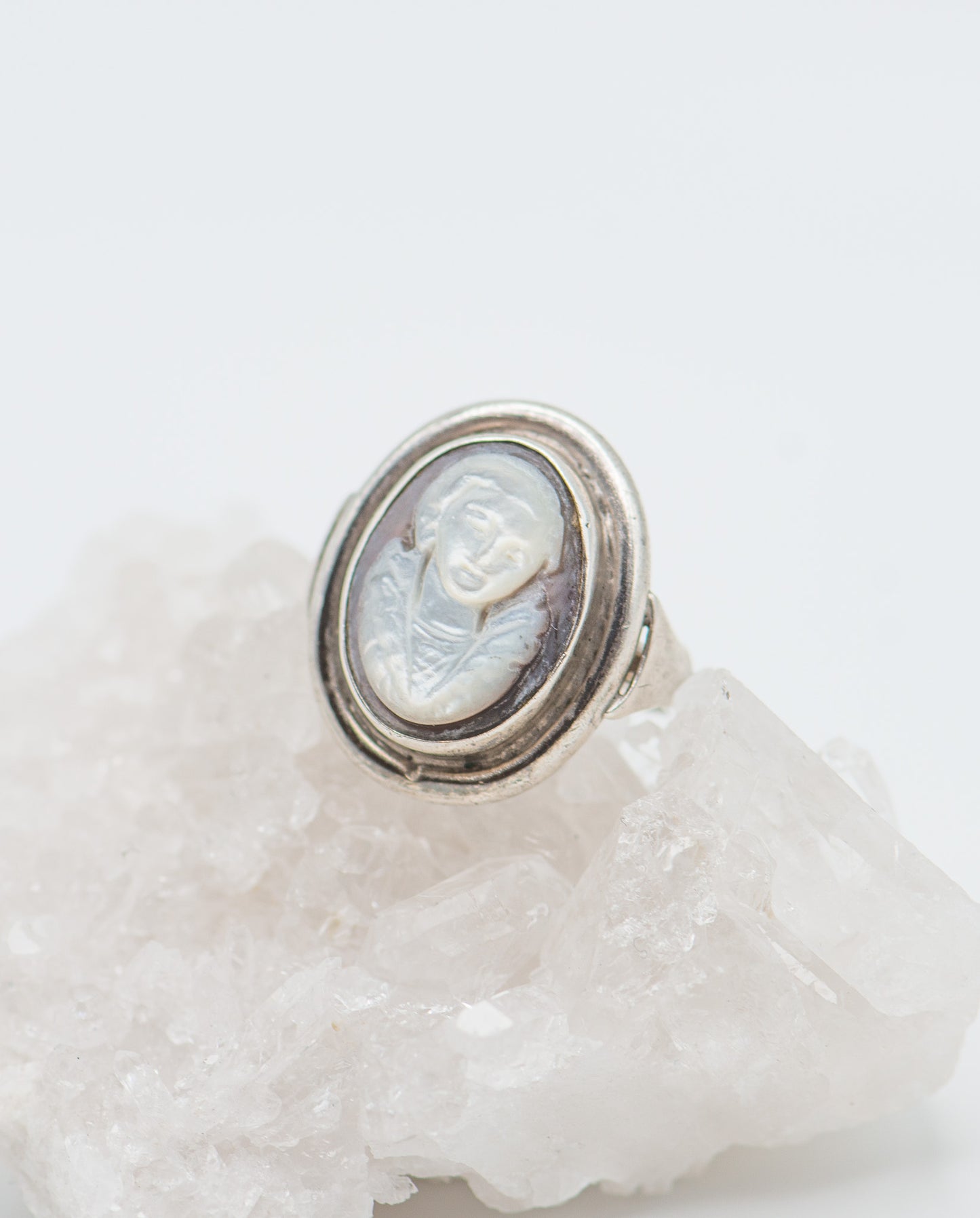 Mother of pearl cameo style silver ring