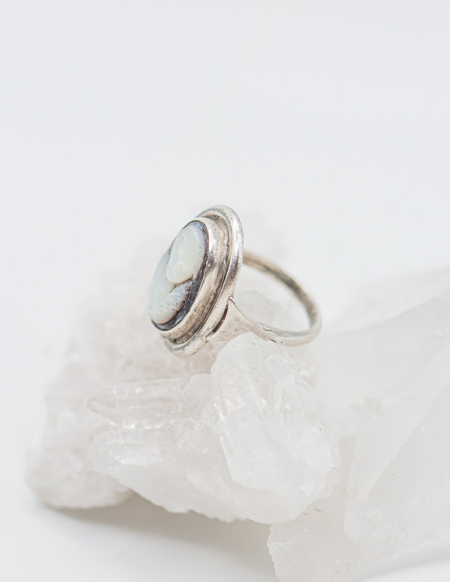 Mother of pearl cameo style silver ring