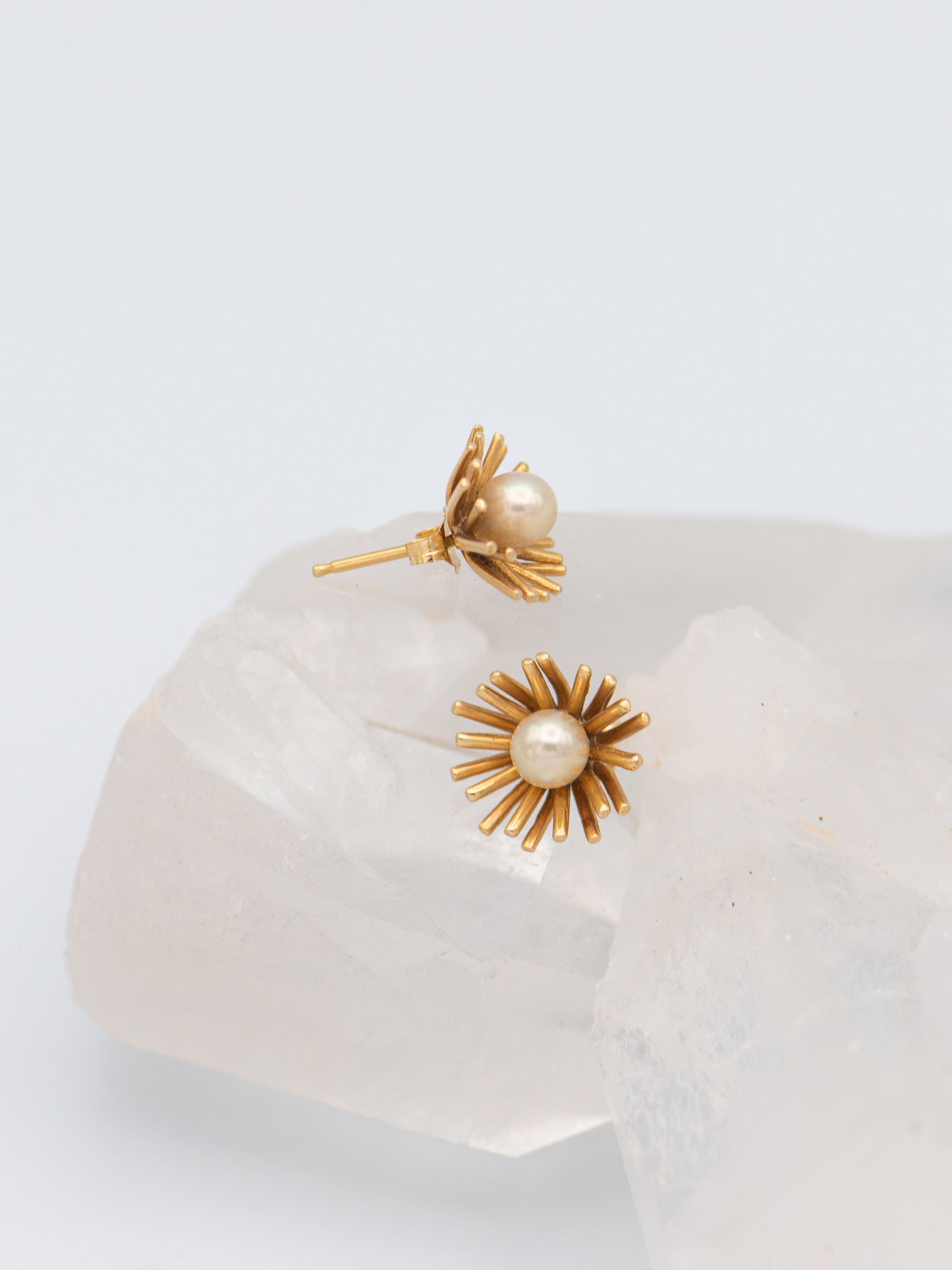 Daisy Pearl Earrings