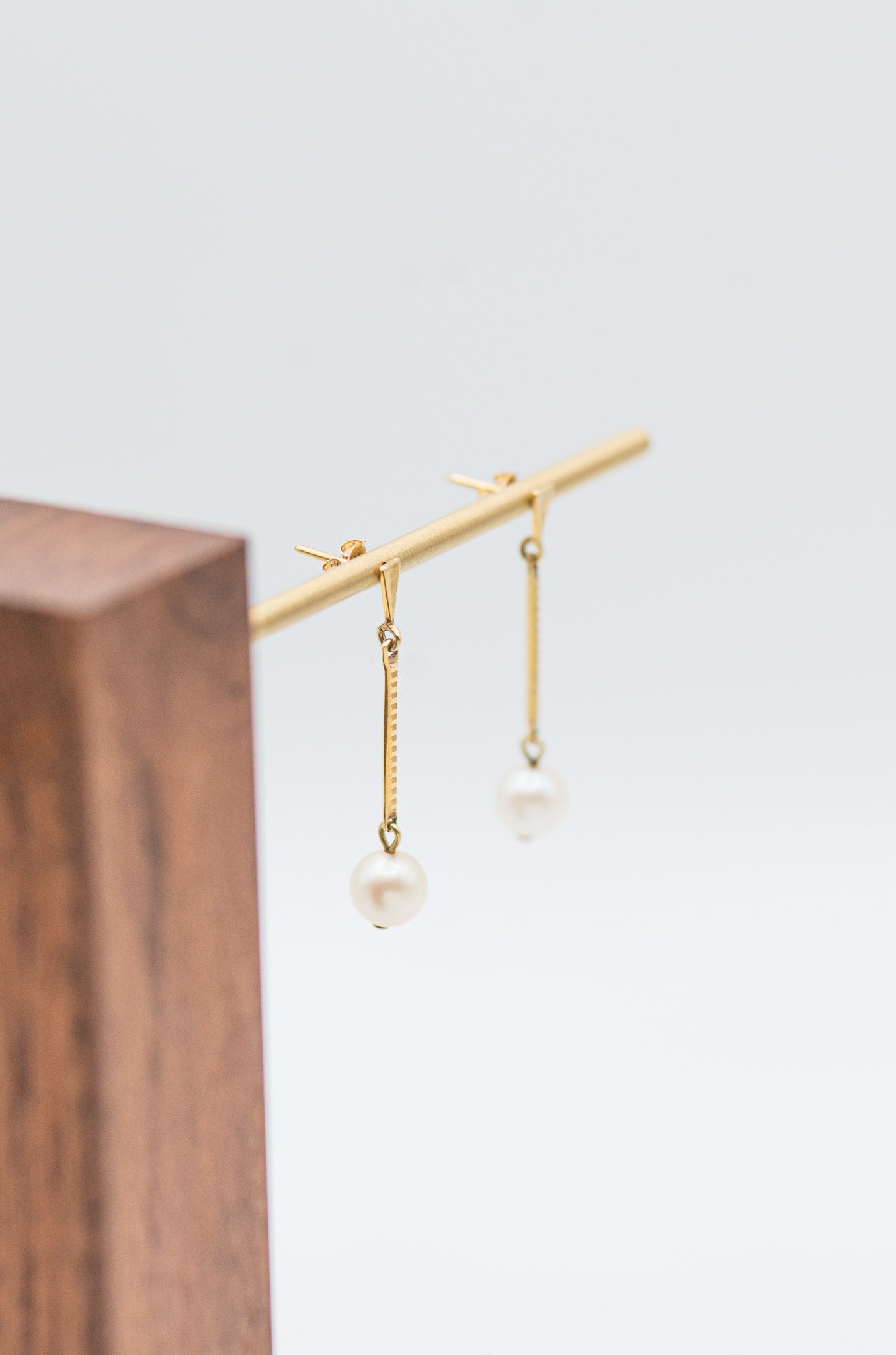 Dangling Bar and Pearl Earrings