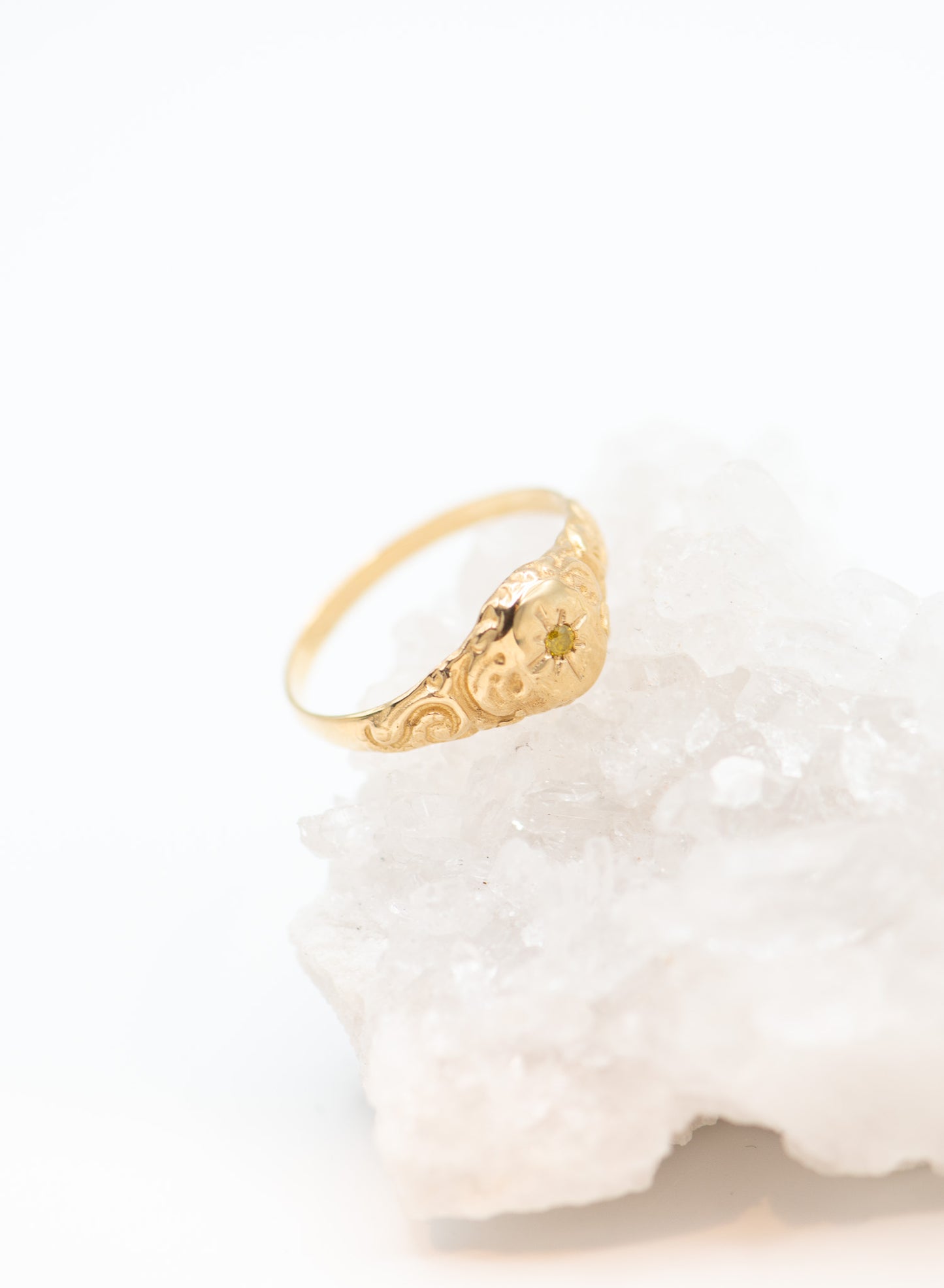 Etoile signet ring