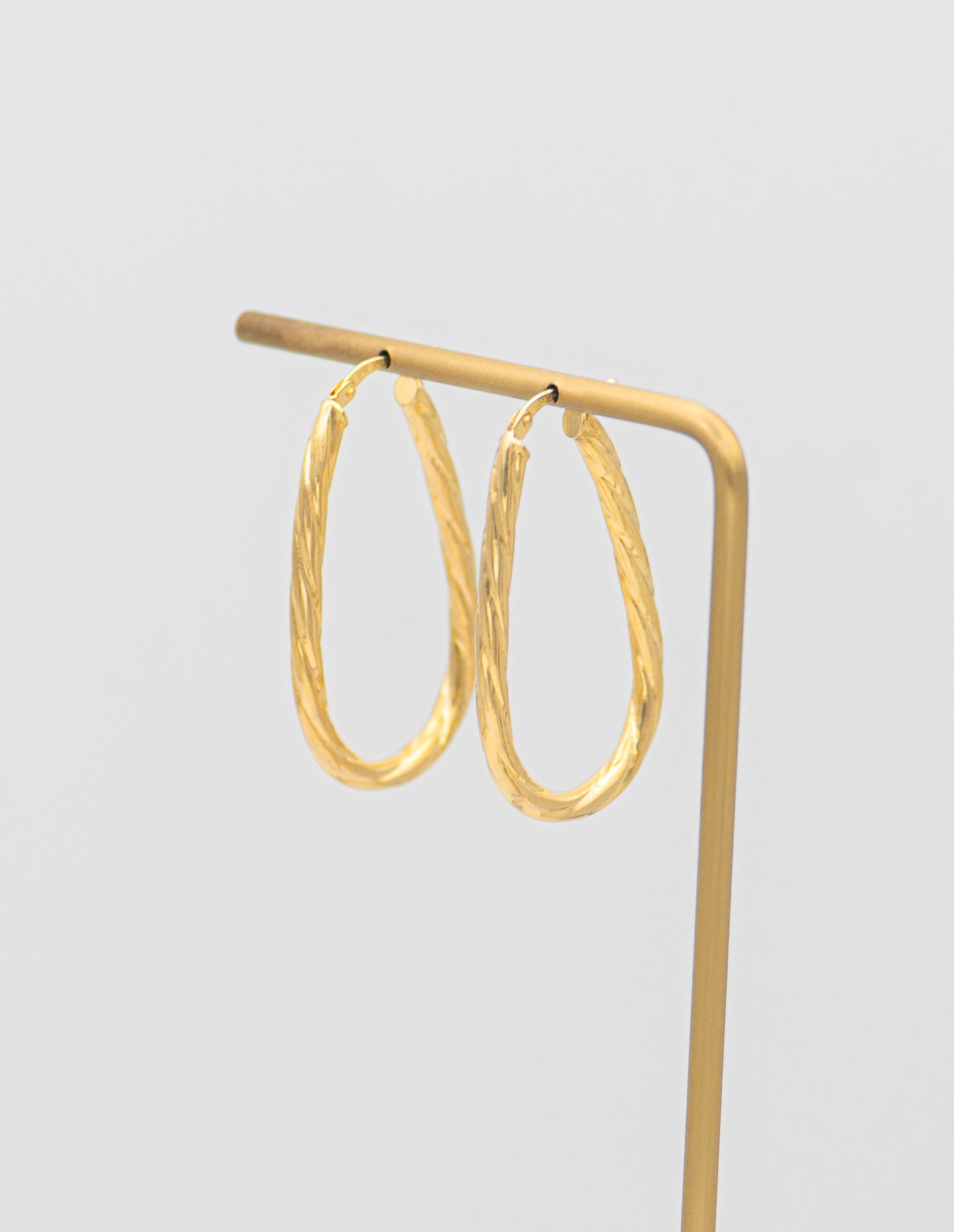 Lindsay Oval Hoops