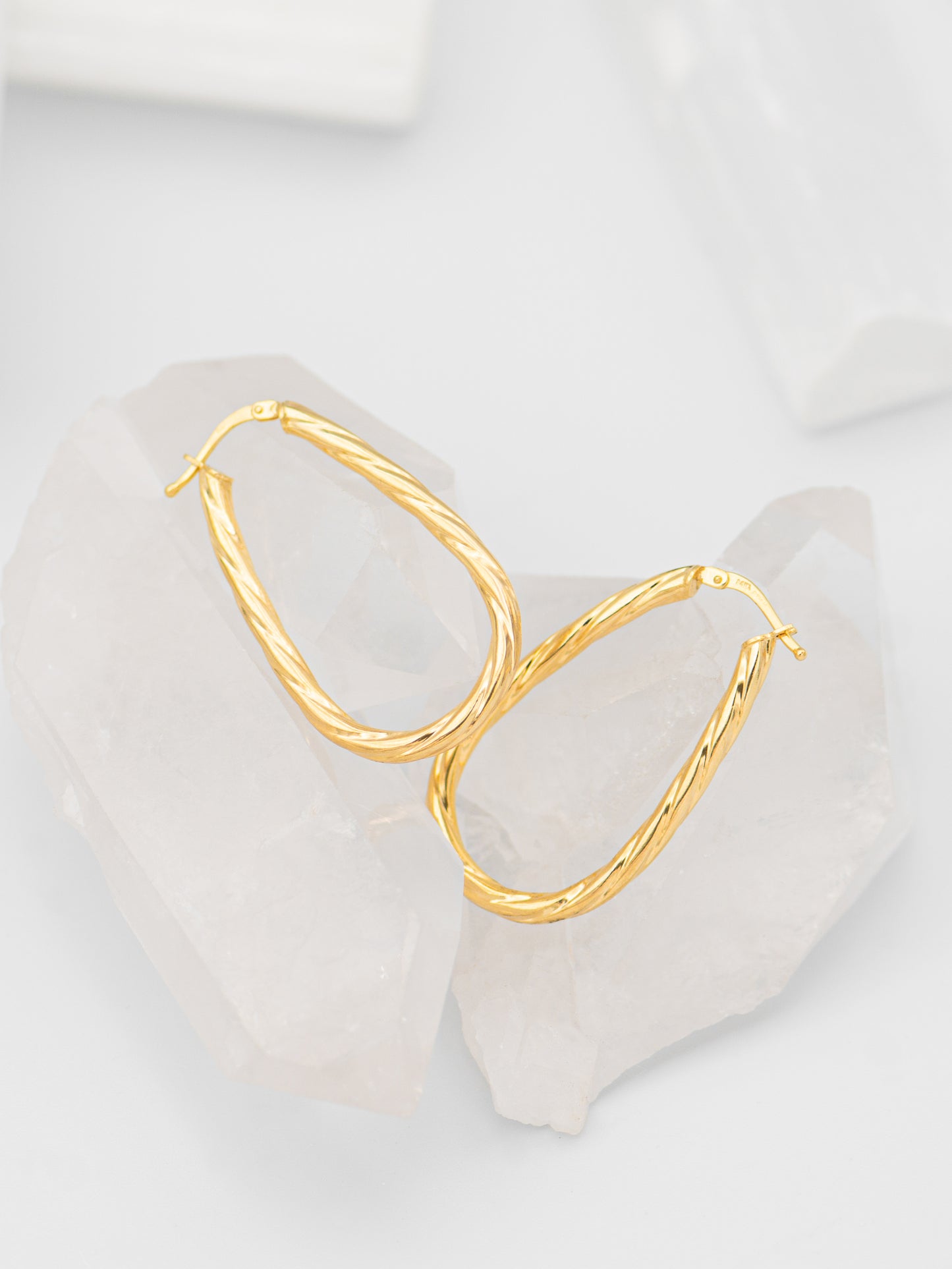 Lindsay Oval Hoops