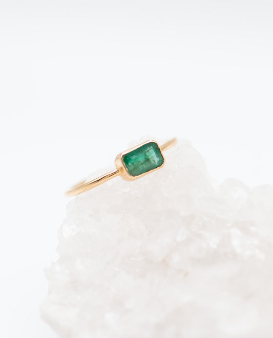 Abi Emerald Ring 0052 - 0036