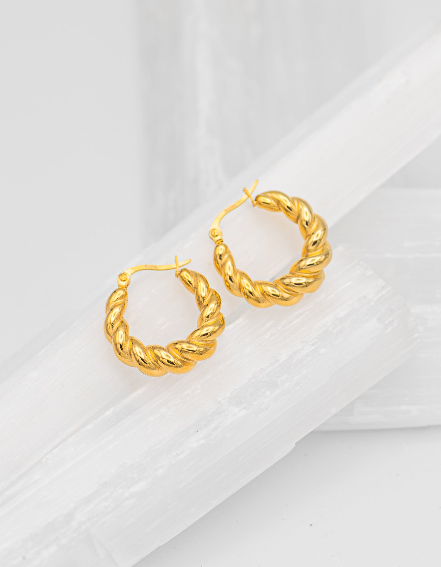 Luis Wreath Hoops