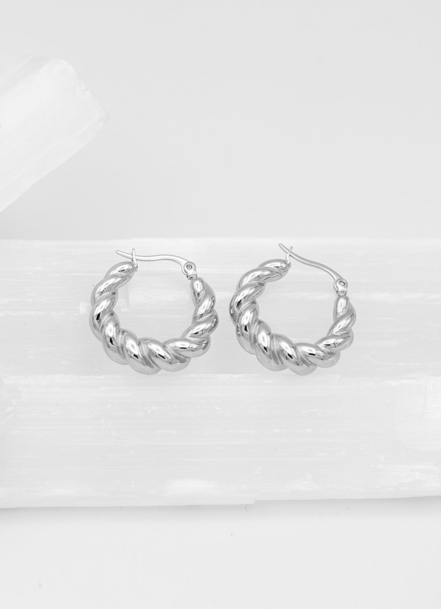 Luis Wreath Hoops
