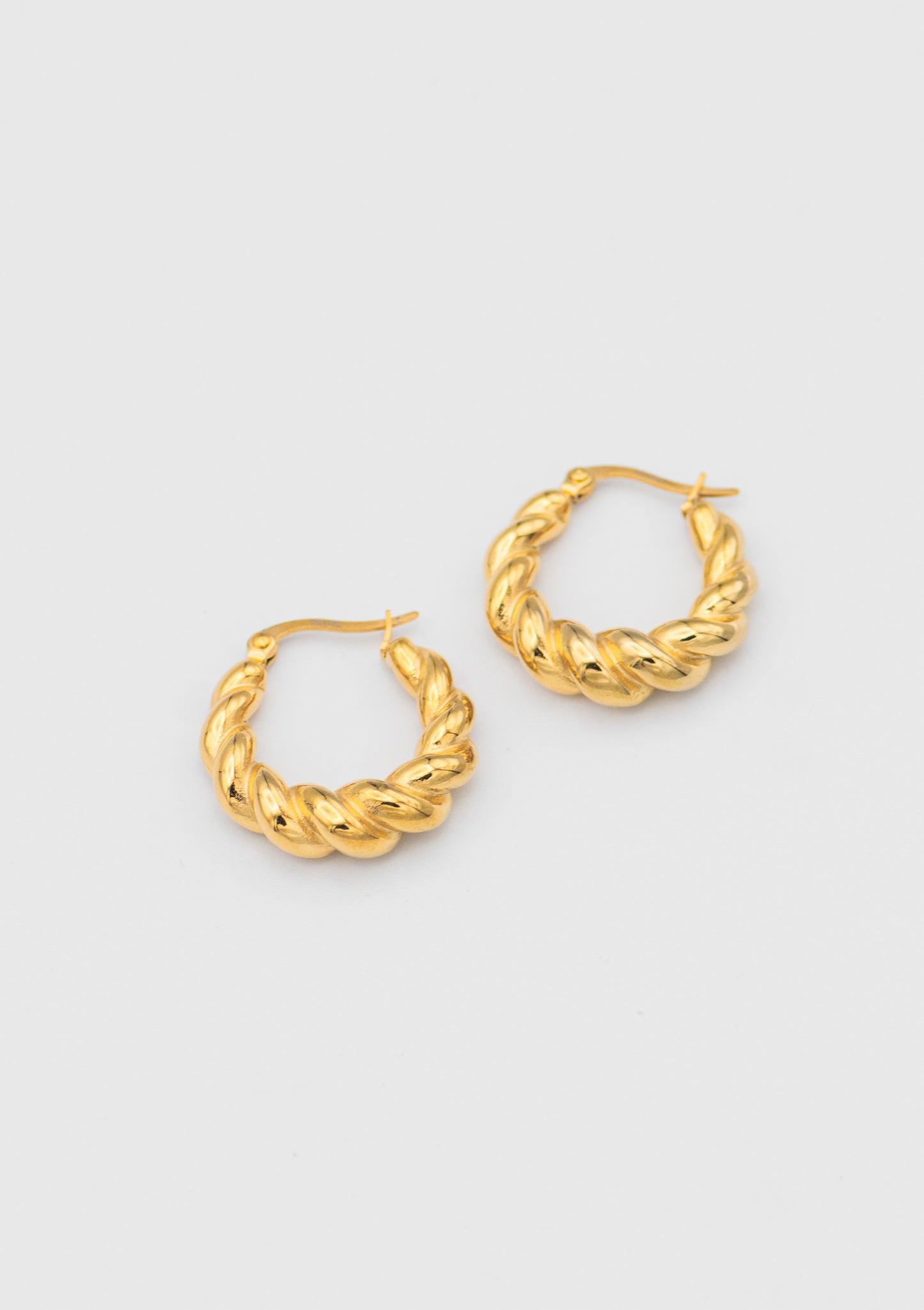 Luis Wreath Hoops