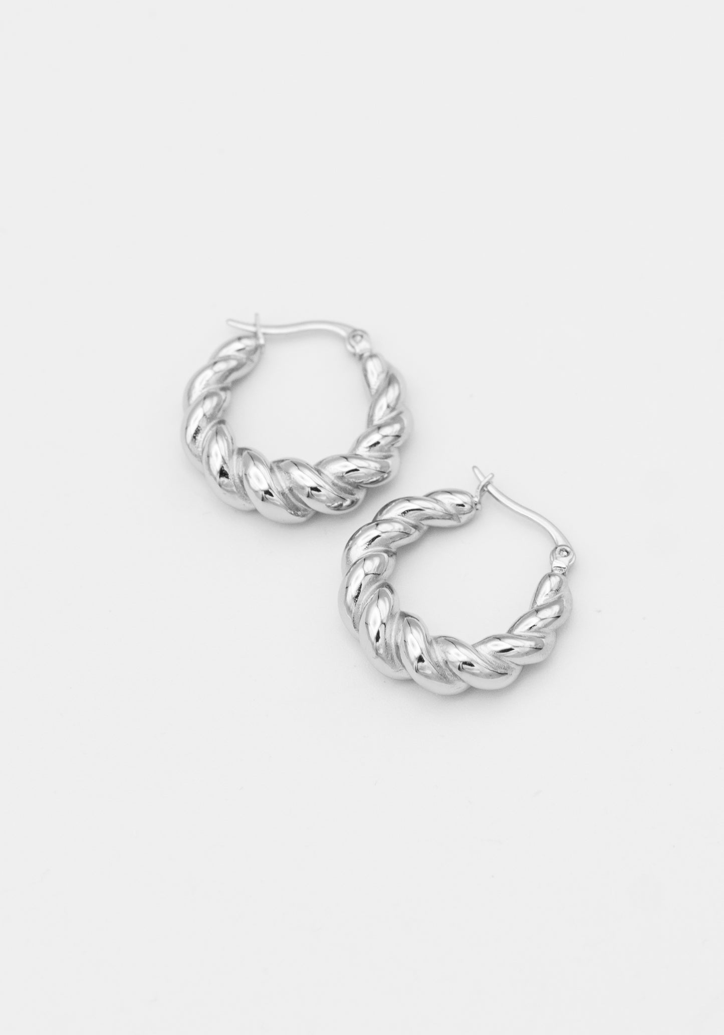 Luis Wreath Hoops