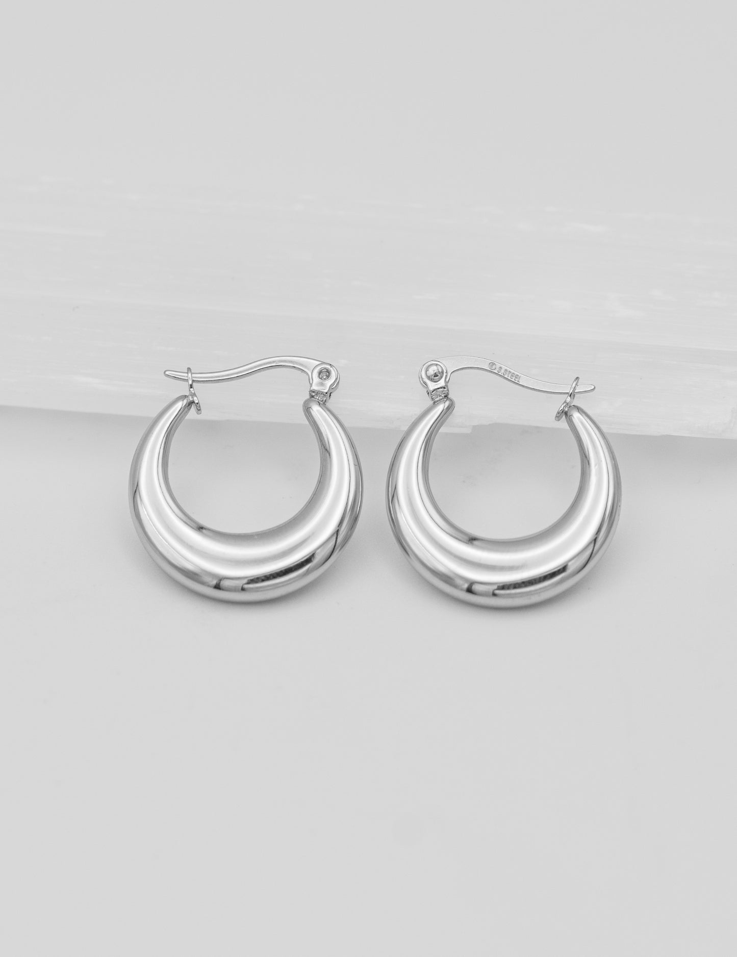 Lola Crescent Hoops