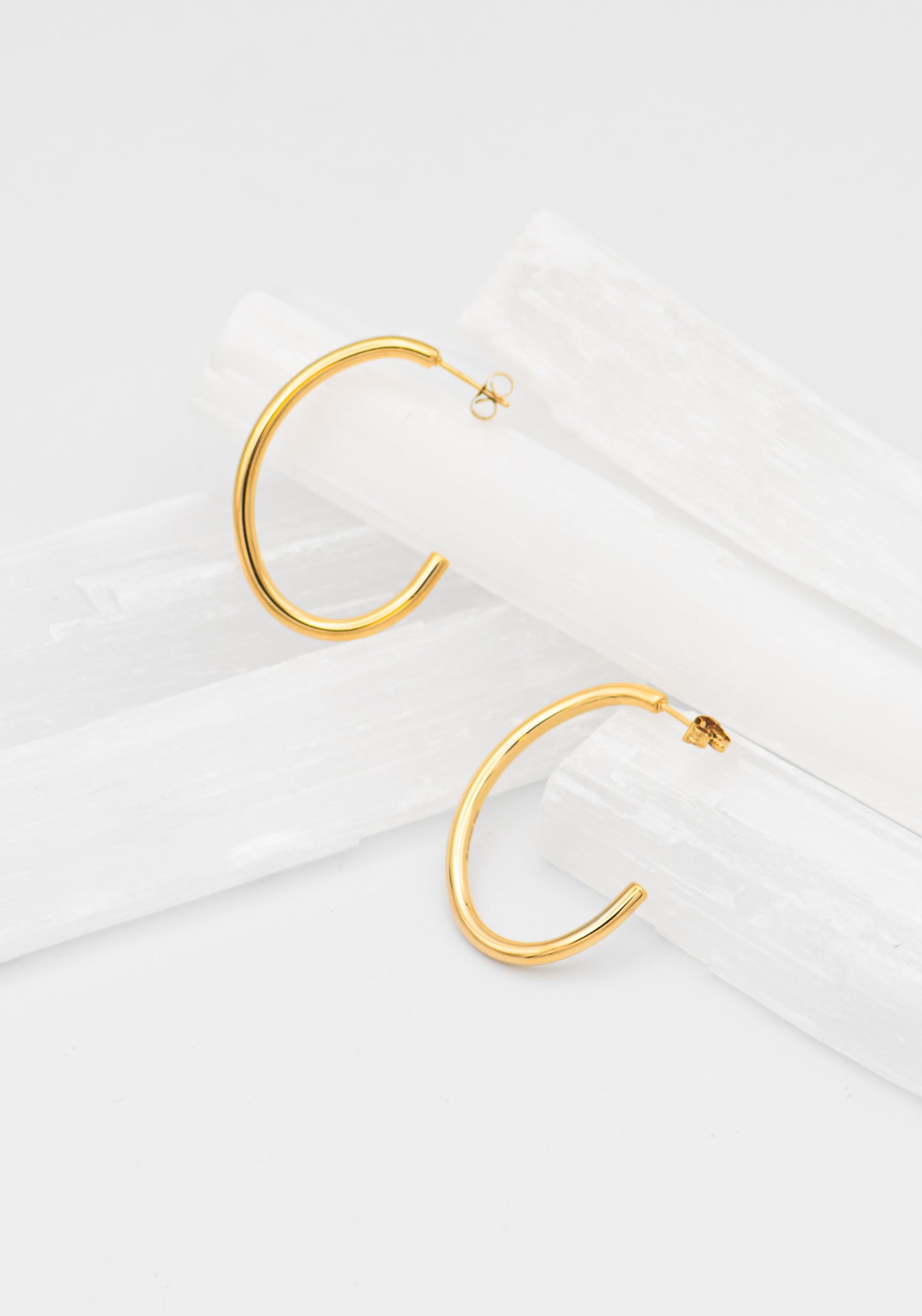 Demi Hoops