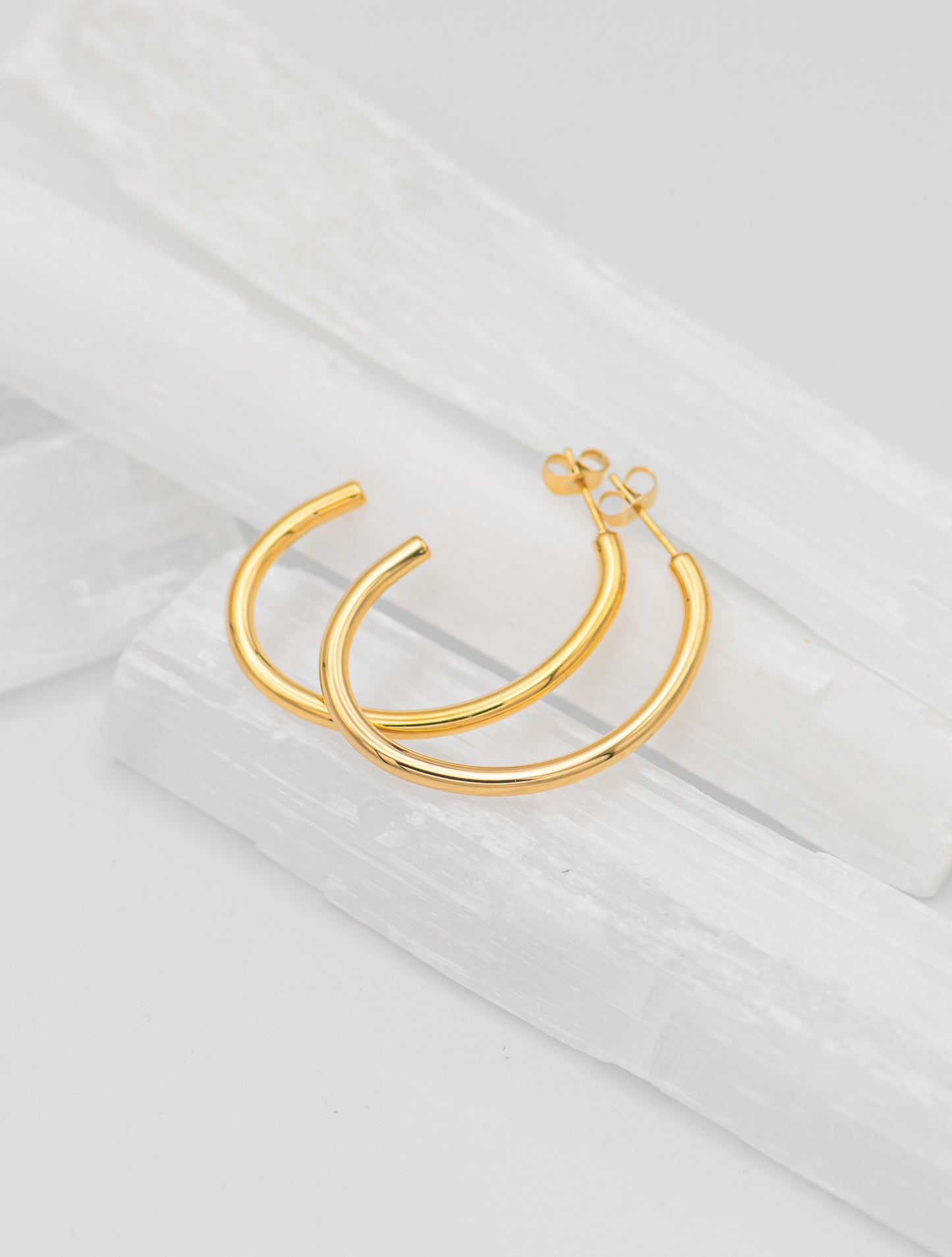 Demi Hoops