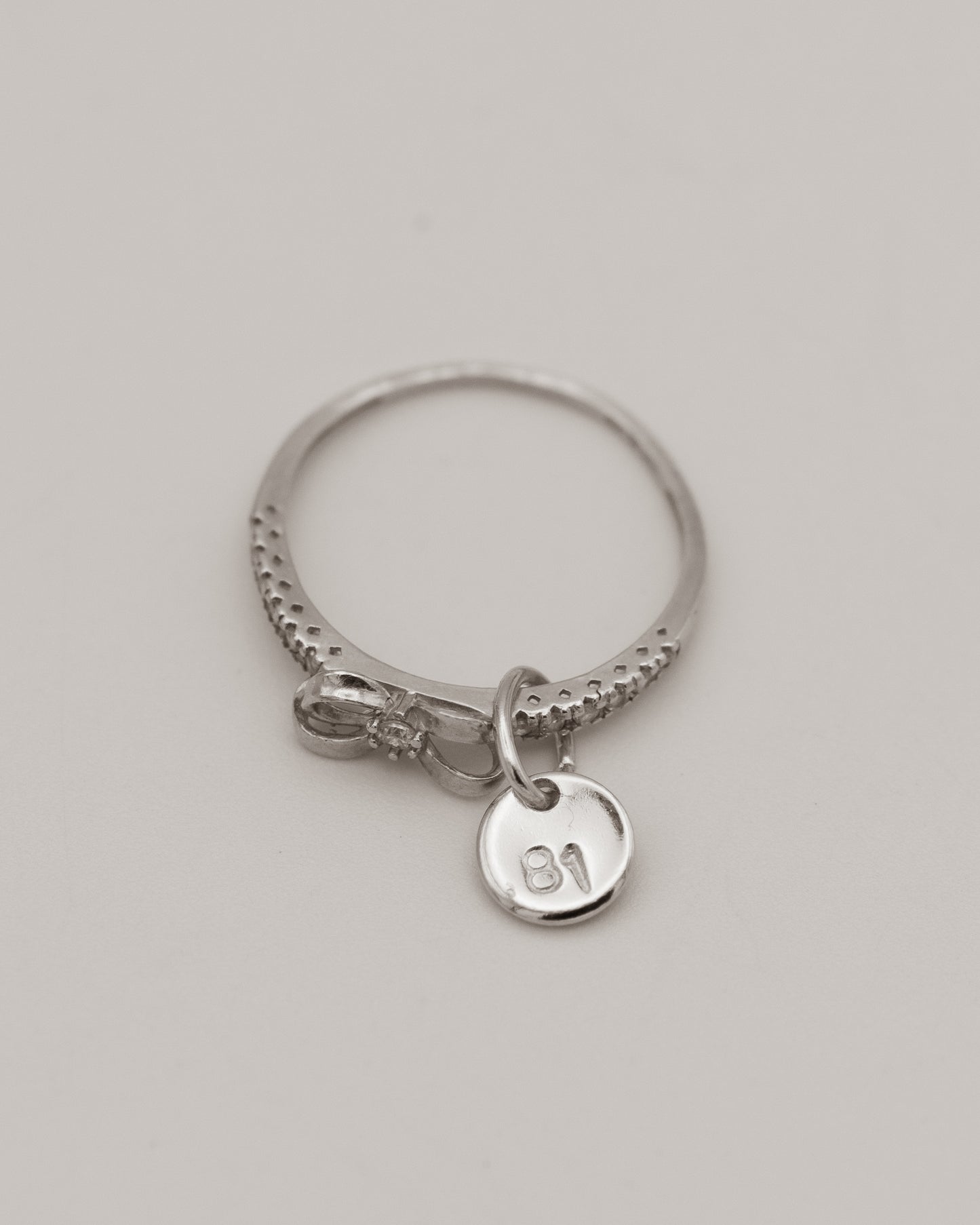 Tiny Bow Ring 0081