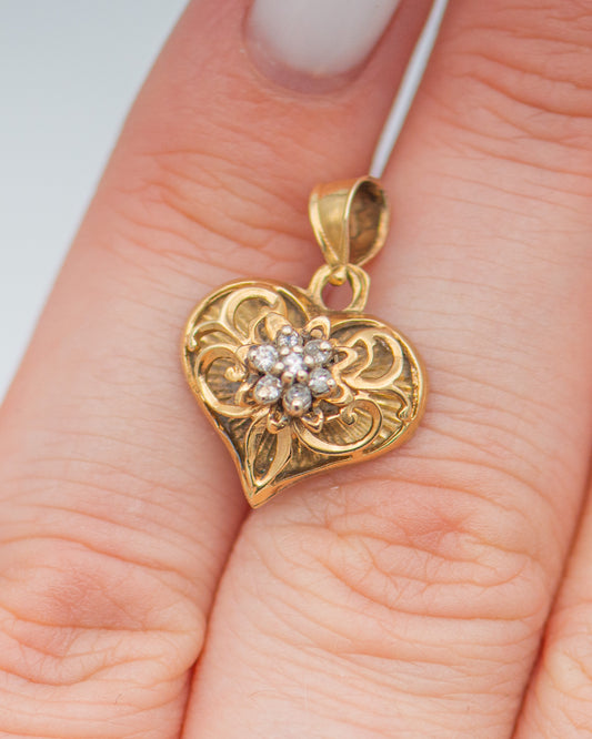 Flower heart Charm 00121