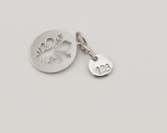 Fleur de lis pendant 00126