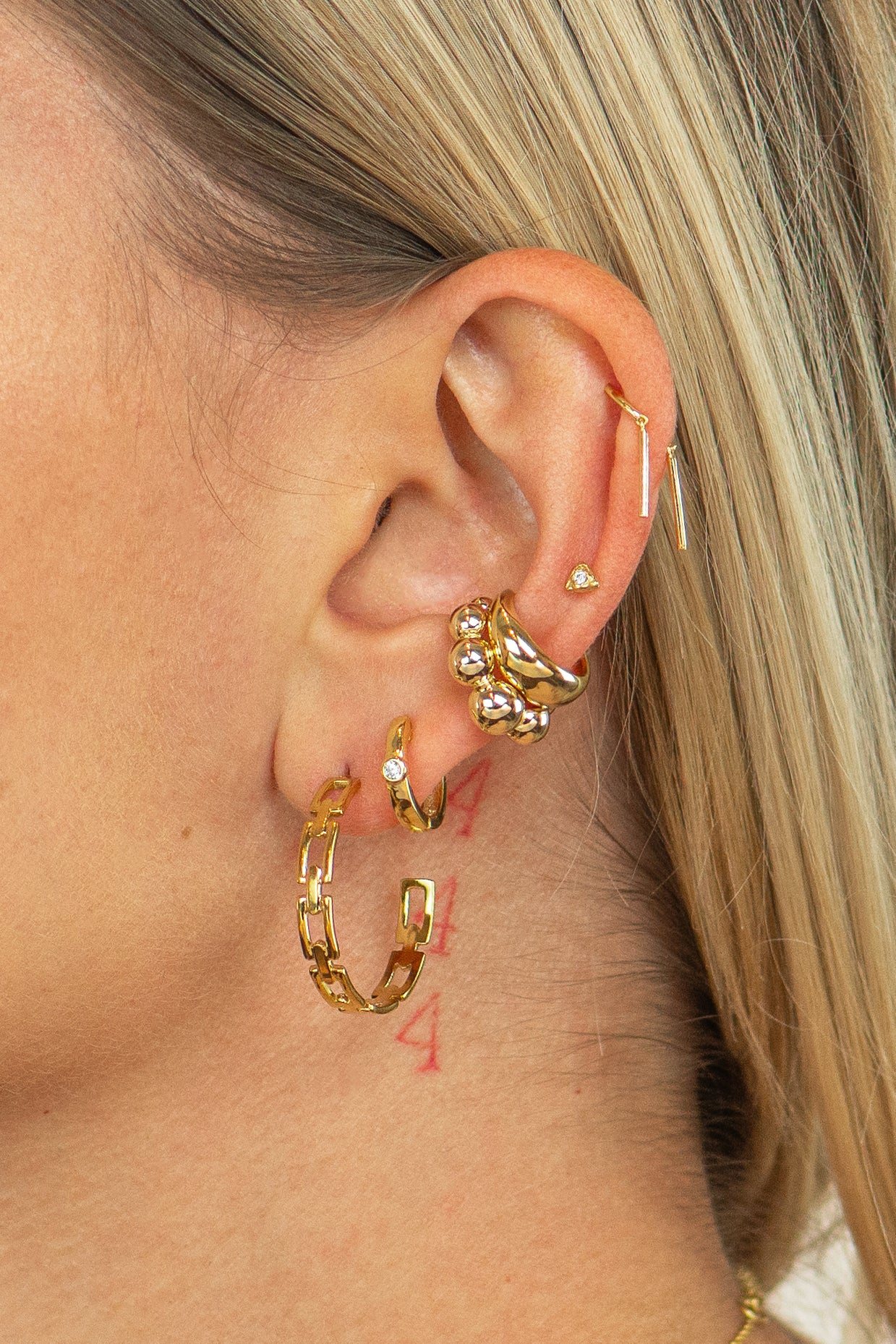 Zoey Chain Link Hoops