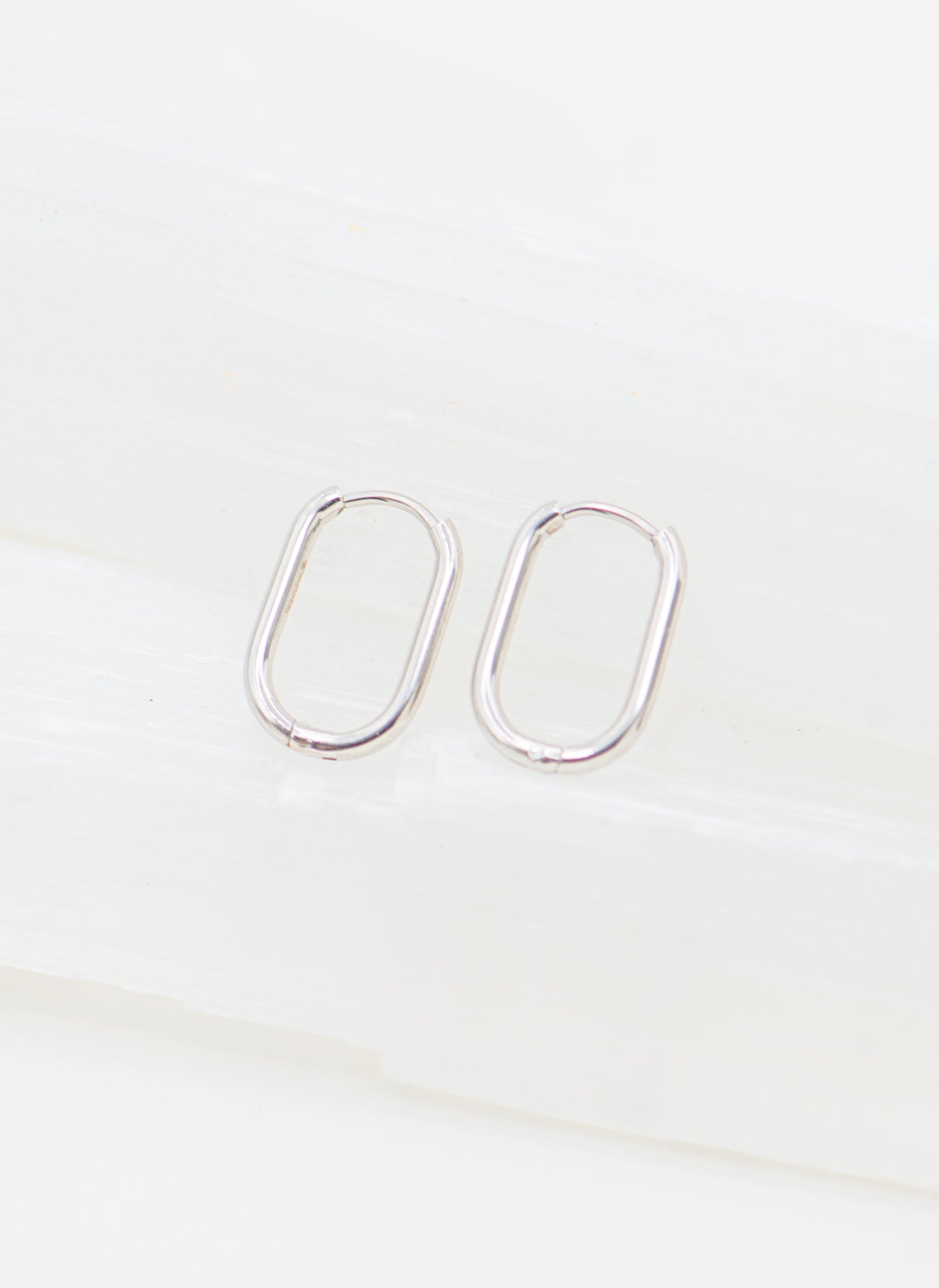 Maisy Oval Huggies Earring