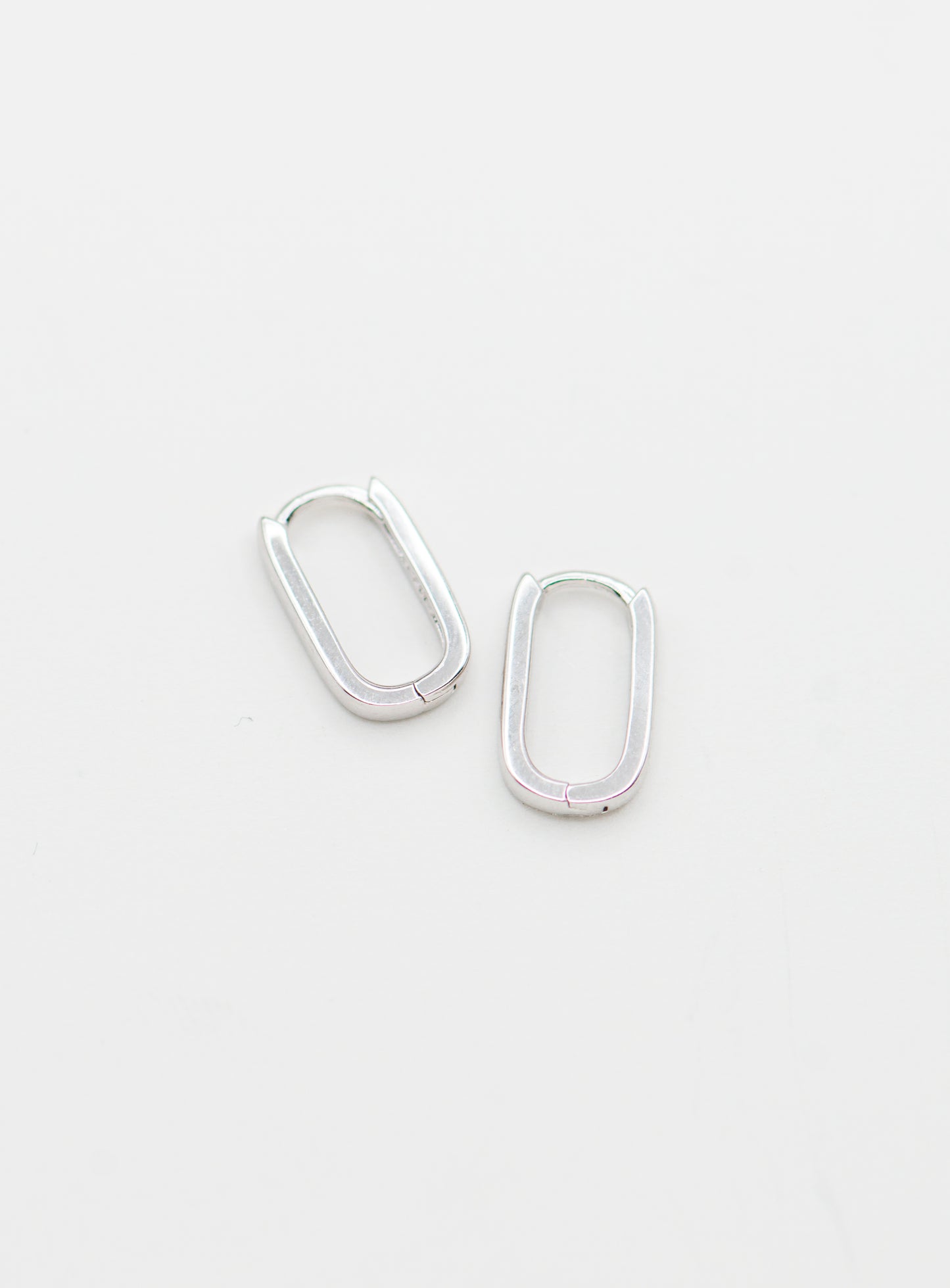 Ollie Oval Huggies Earring