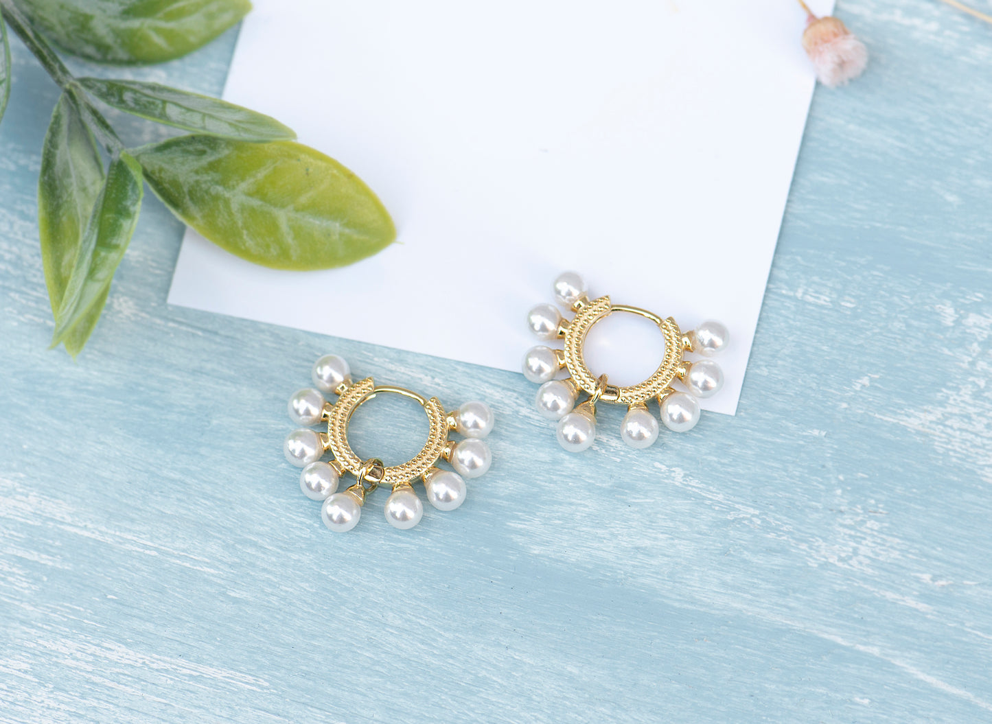 Miranda Pearl Huggie Earrings - Mottive.inc