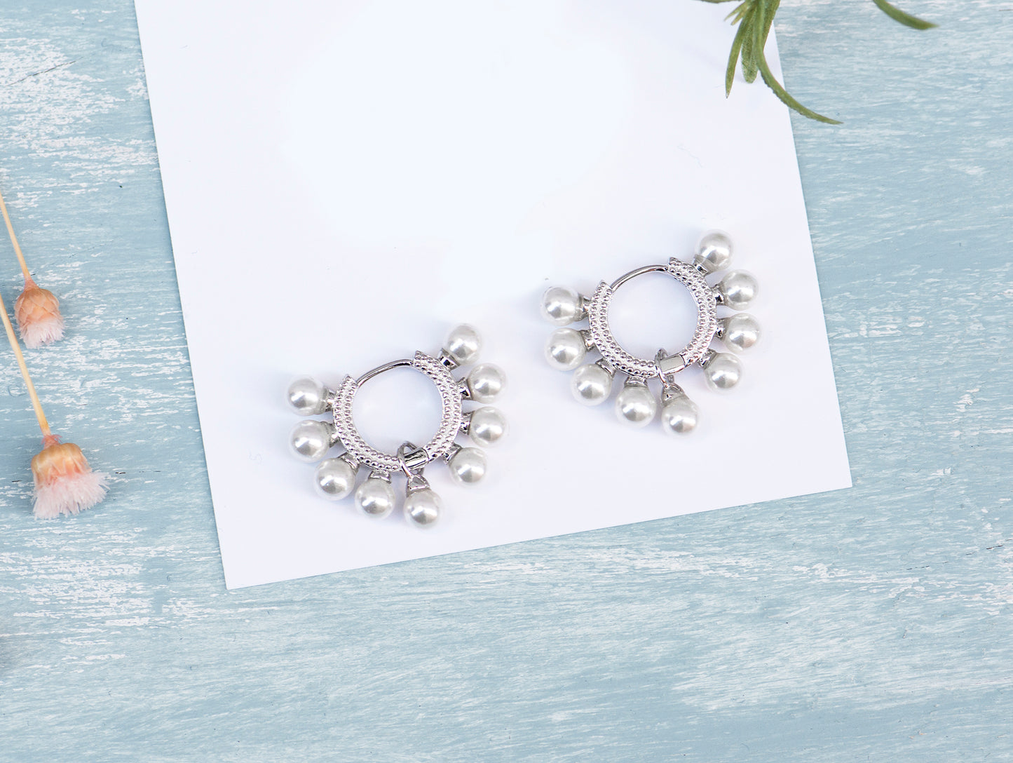 Miranda Pearl Huggie Earrings - Mottive.inc