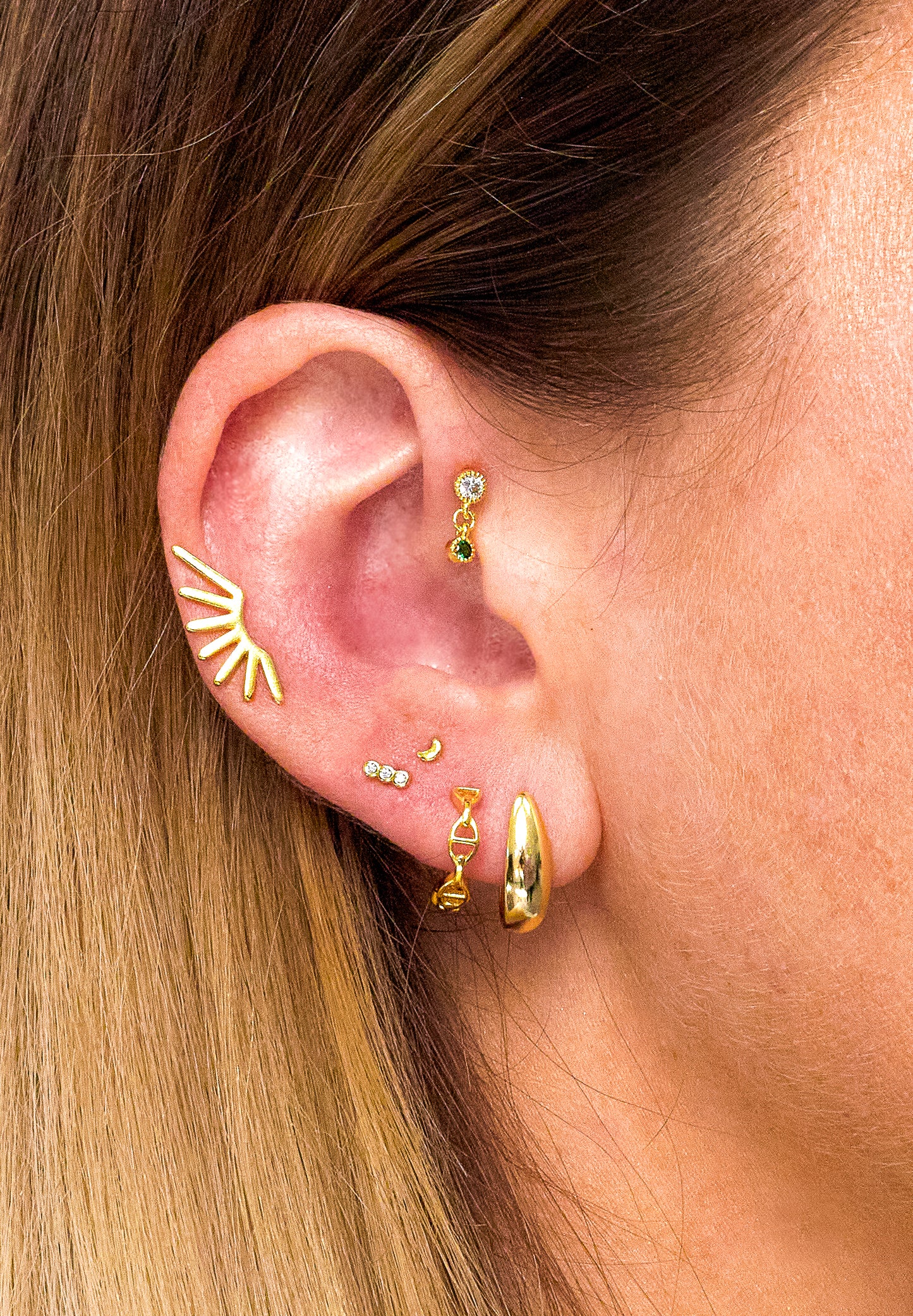 Anthony Mariner Link Huggie Earrings