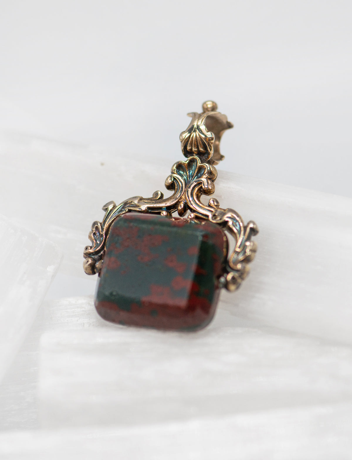 Mottive British Bloodstone Pendant 00135 – Mottive.inc