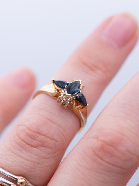 Blue Flower Sapphire Ring 0035