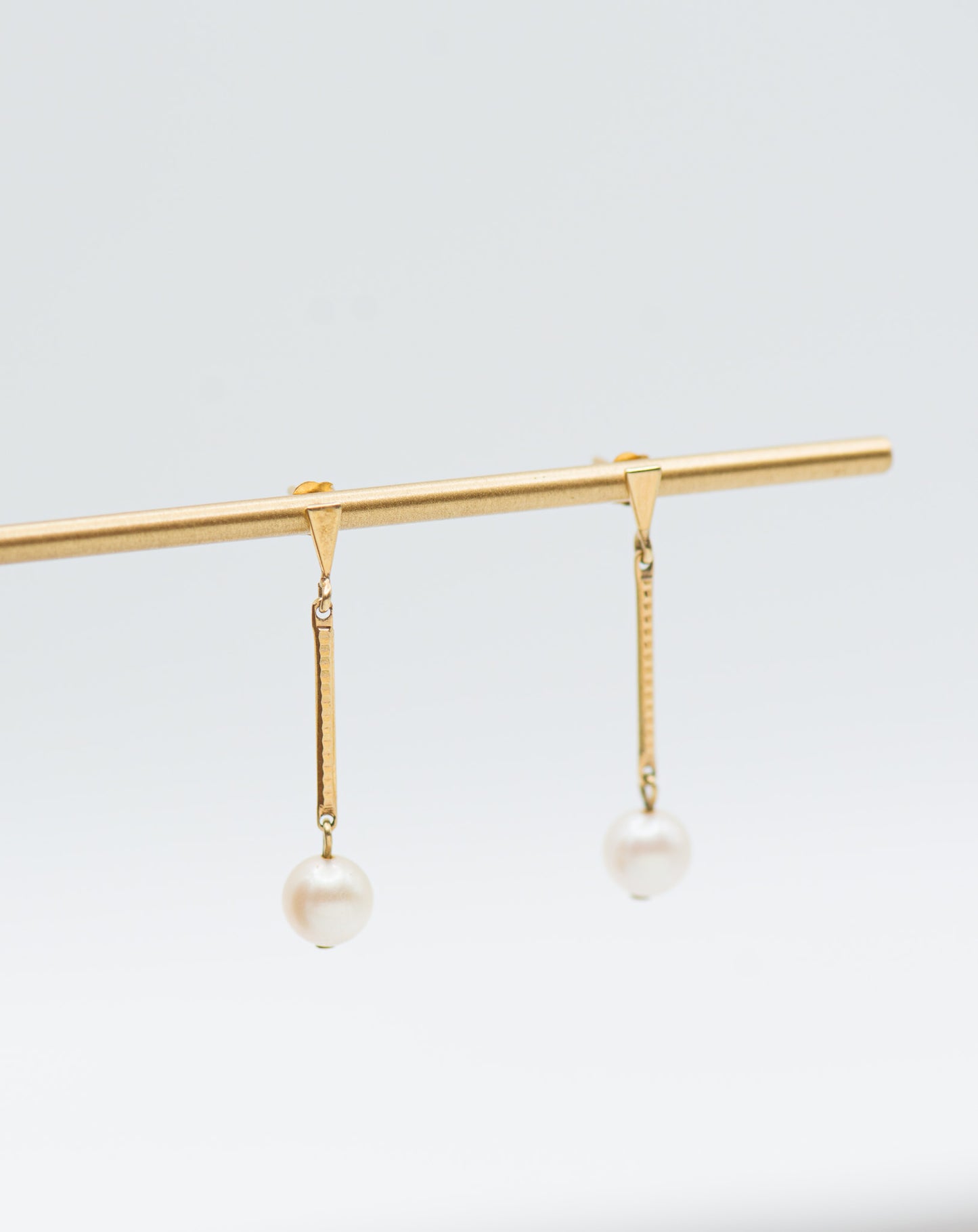 Dangling Bar and Pearl Earrings