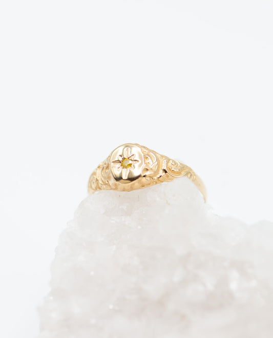 Etoile signet ring