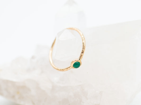 Round Cabochon Green Onyx Ring