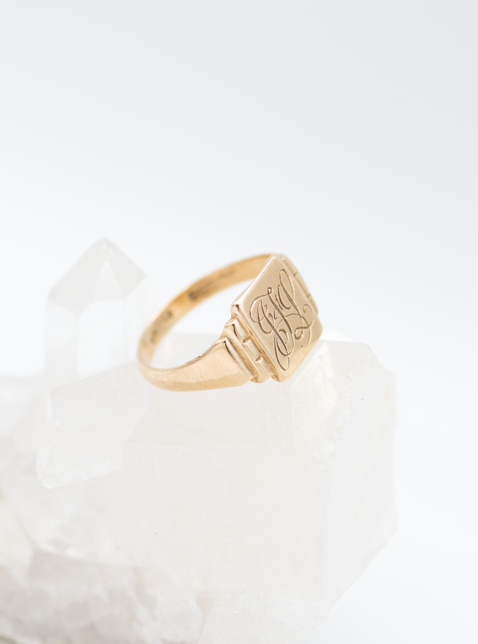 Mottive Vintage Signet Ring – Mottive.inc