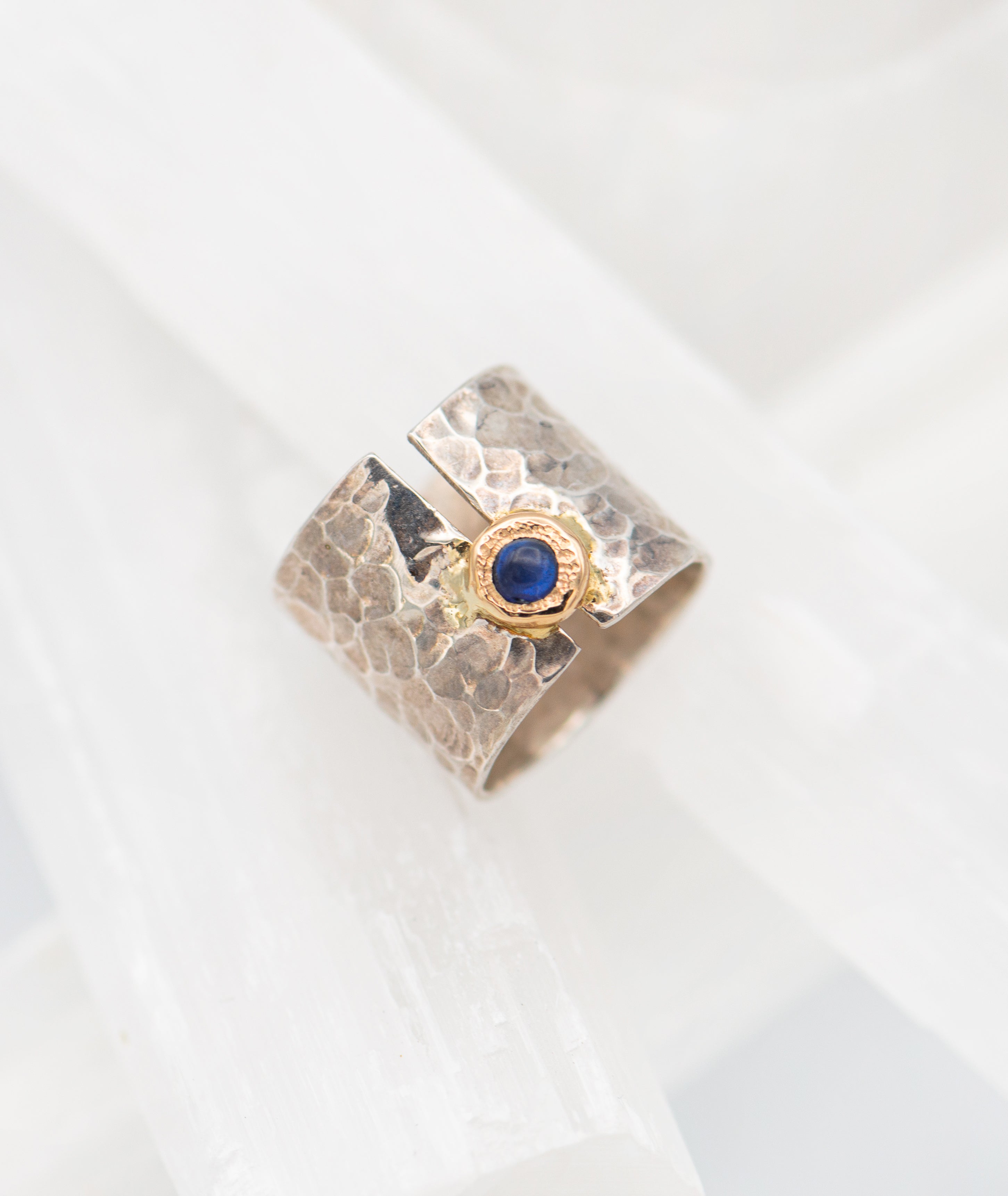 Mottive Chunky Sapphire Ring – Mottive.inc