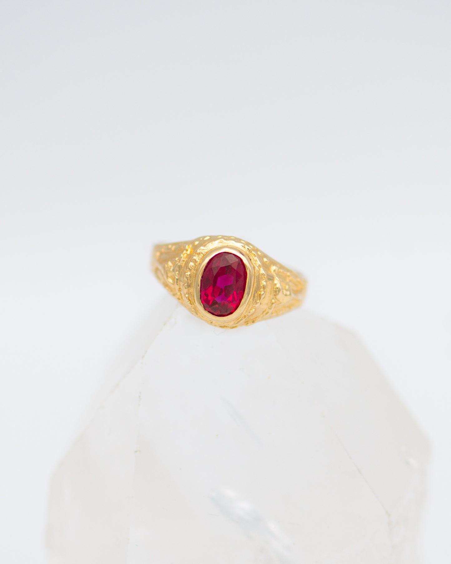 Midi Ring with red stone 0048
