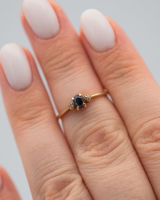 Dainty Dark Blue Ring 0028