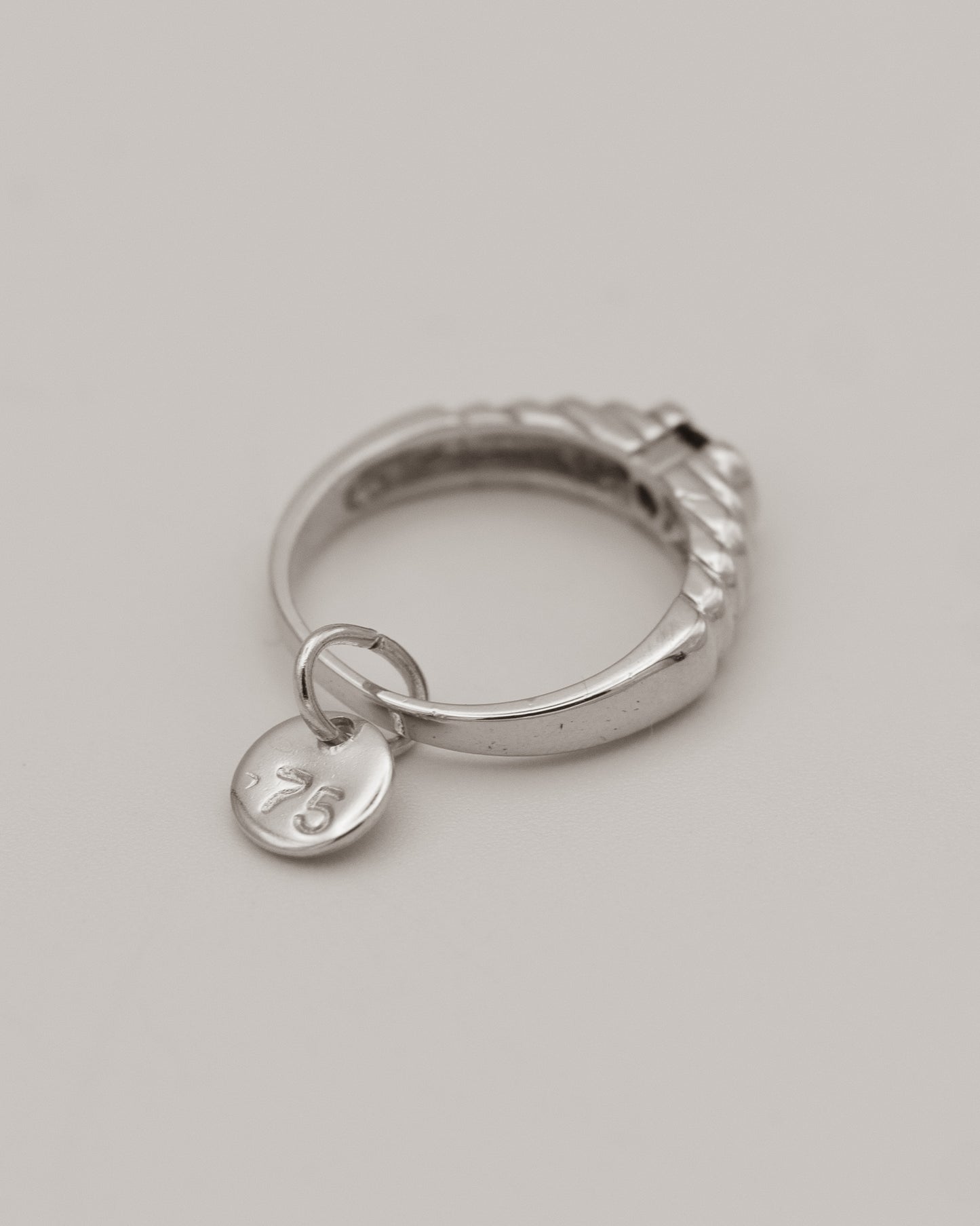 Uma Garnet ring 0075
