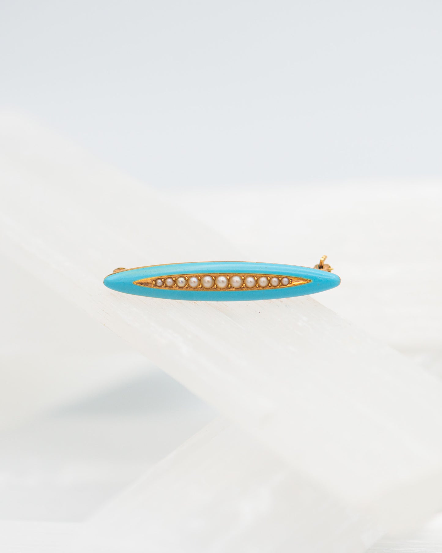 Antique enamel Pin 00114