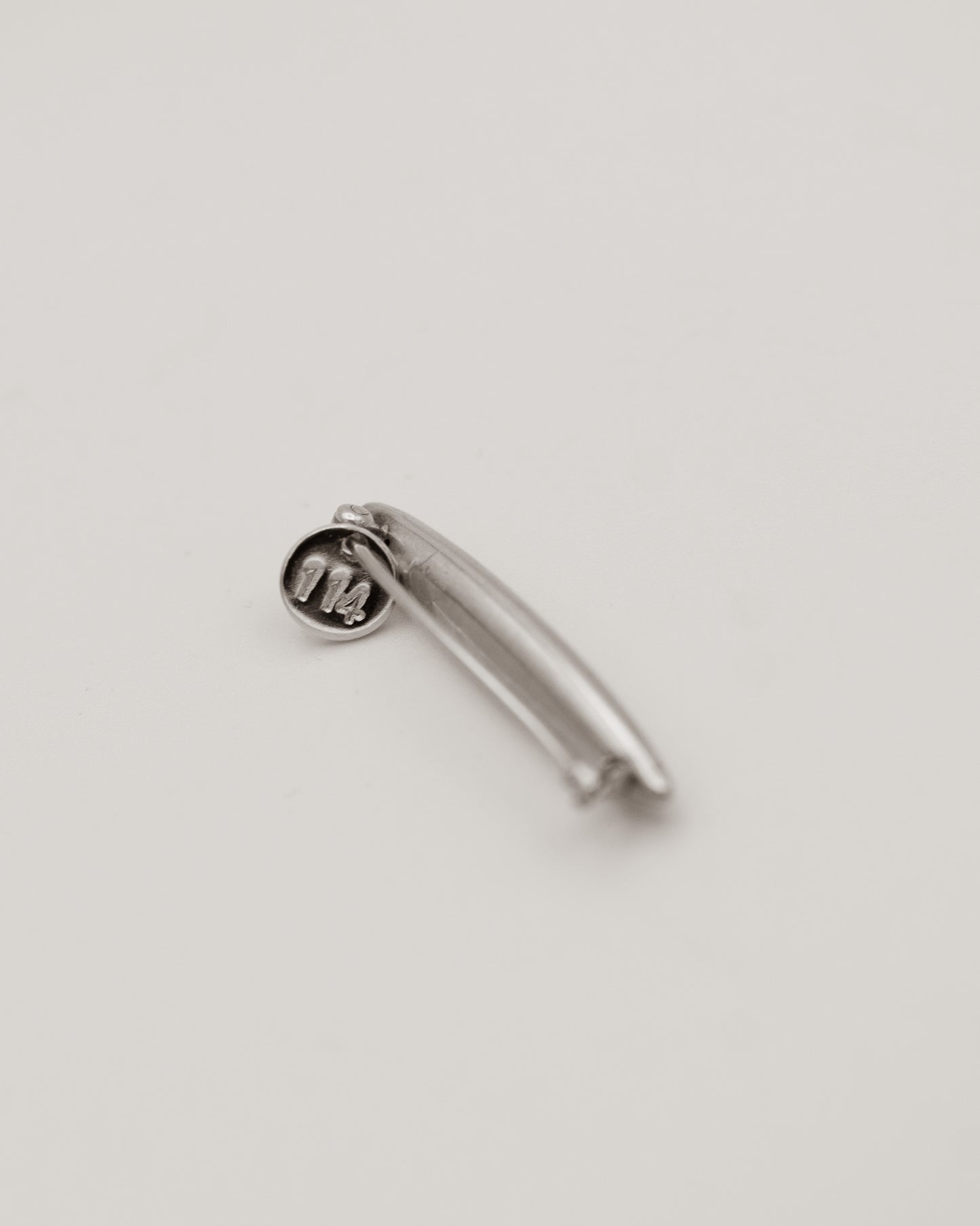Antique enamel Pin 00114