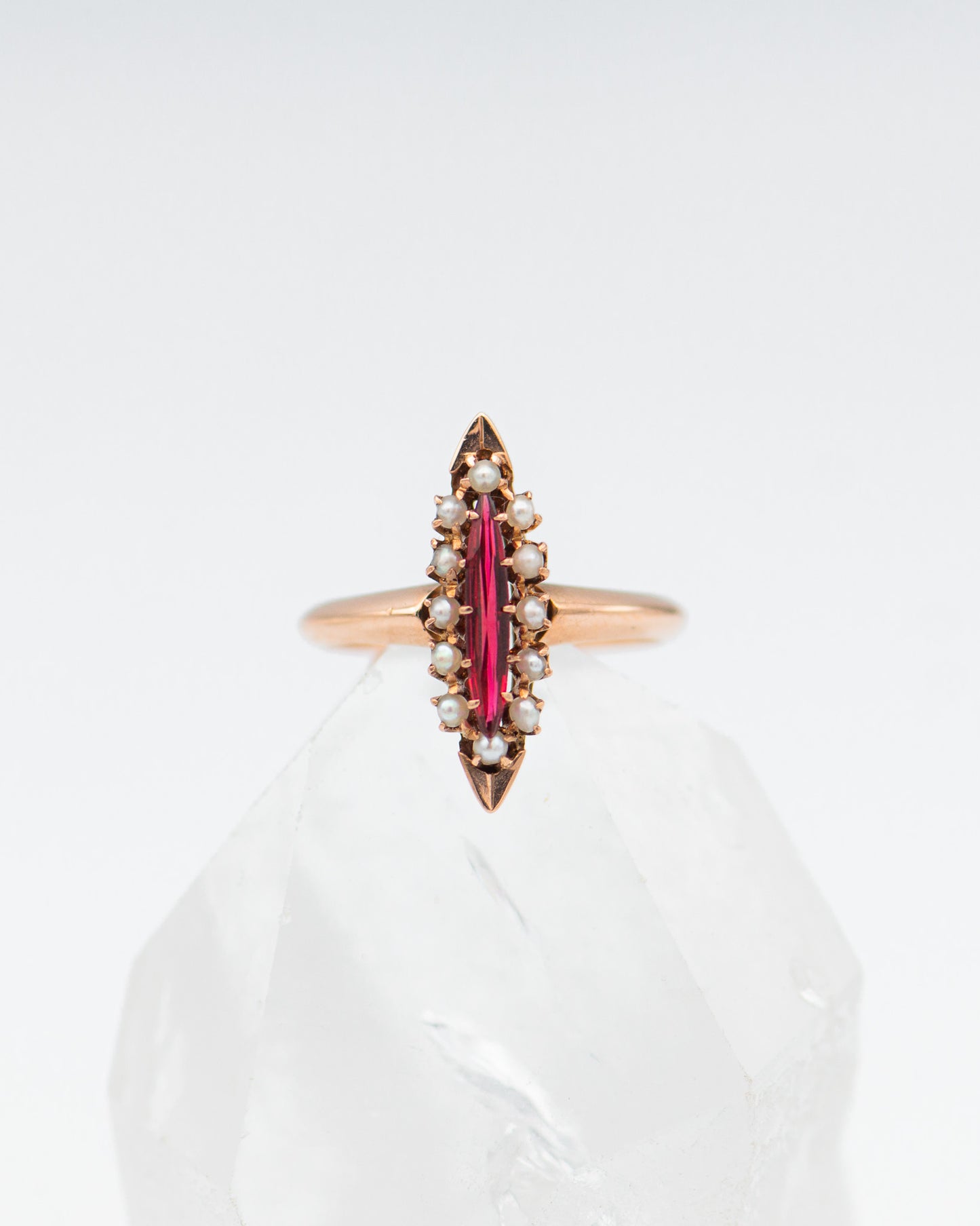 Garnet and pearl ring 0043