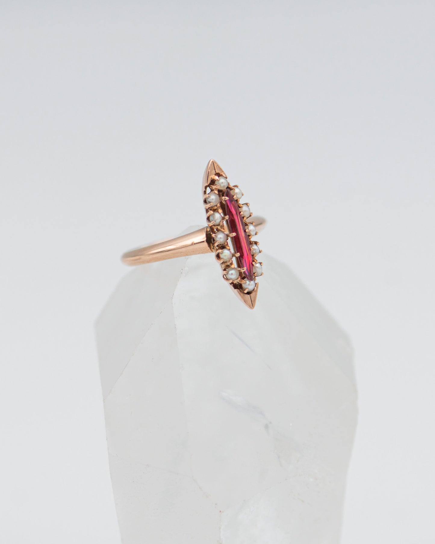 Garnet and pearl ring 0043