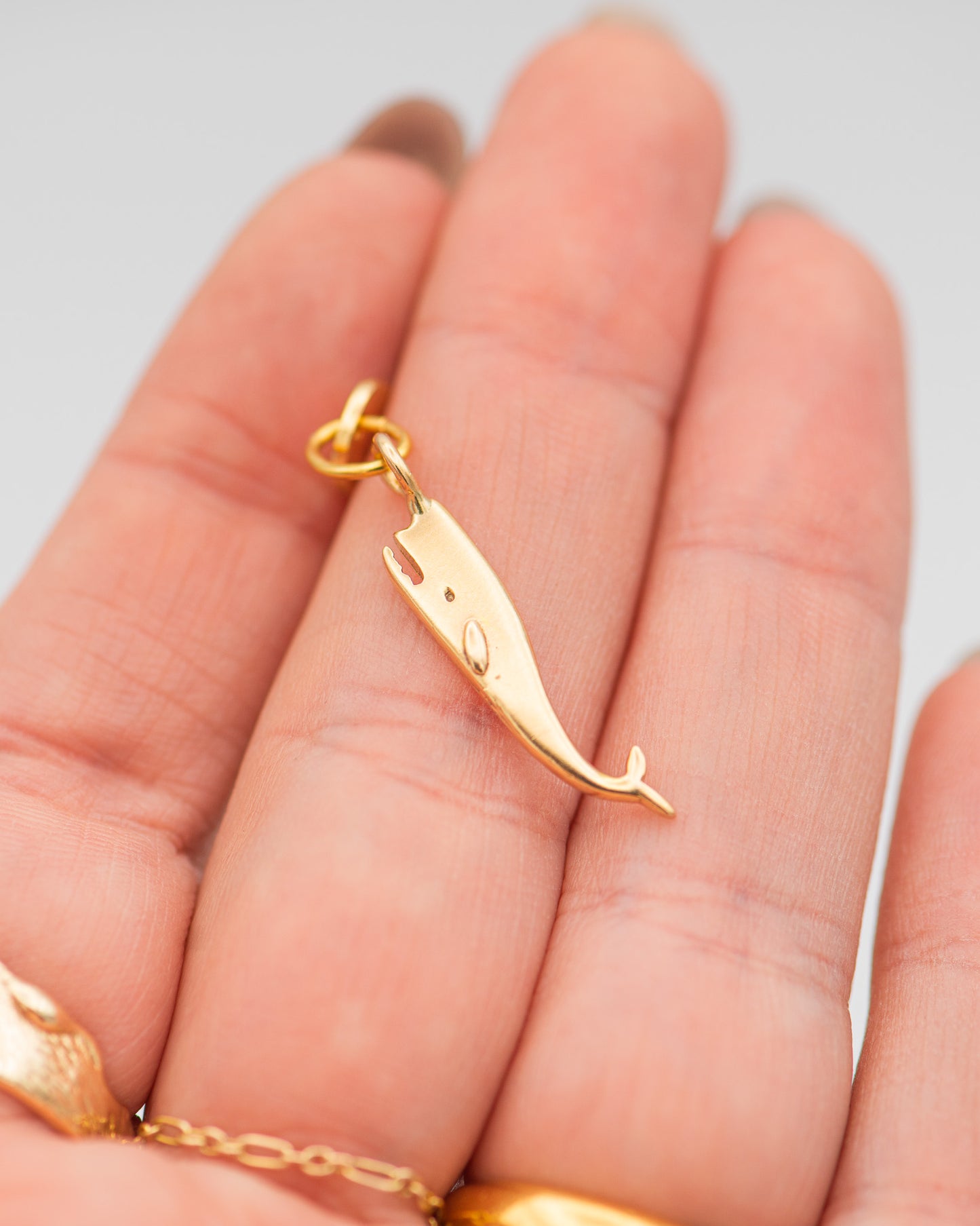 Tiny Whale Pendant 00137