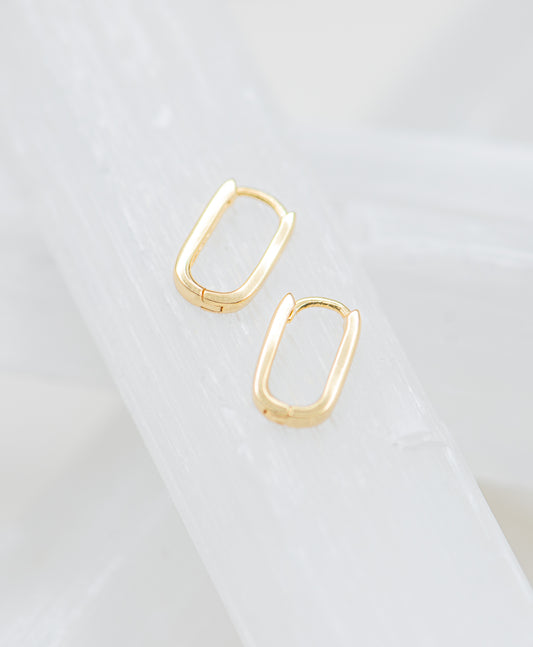 Ollie Oval Huggies Earring