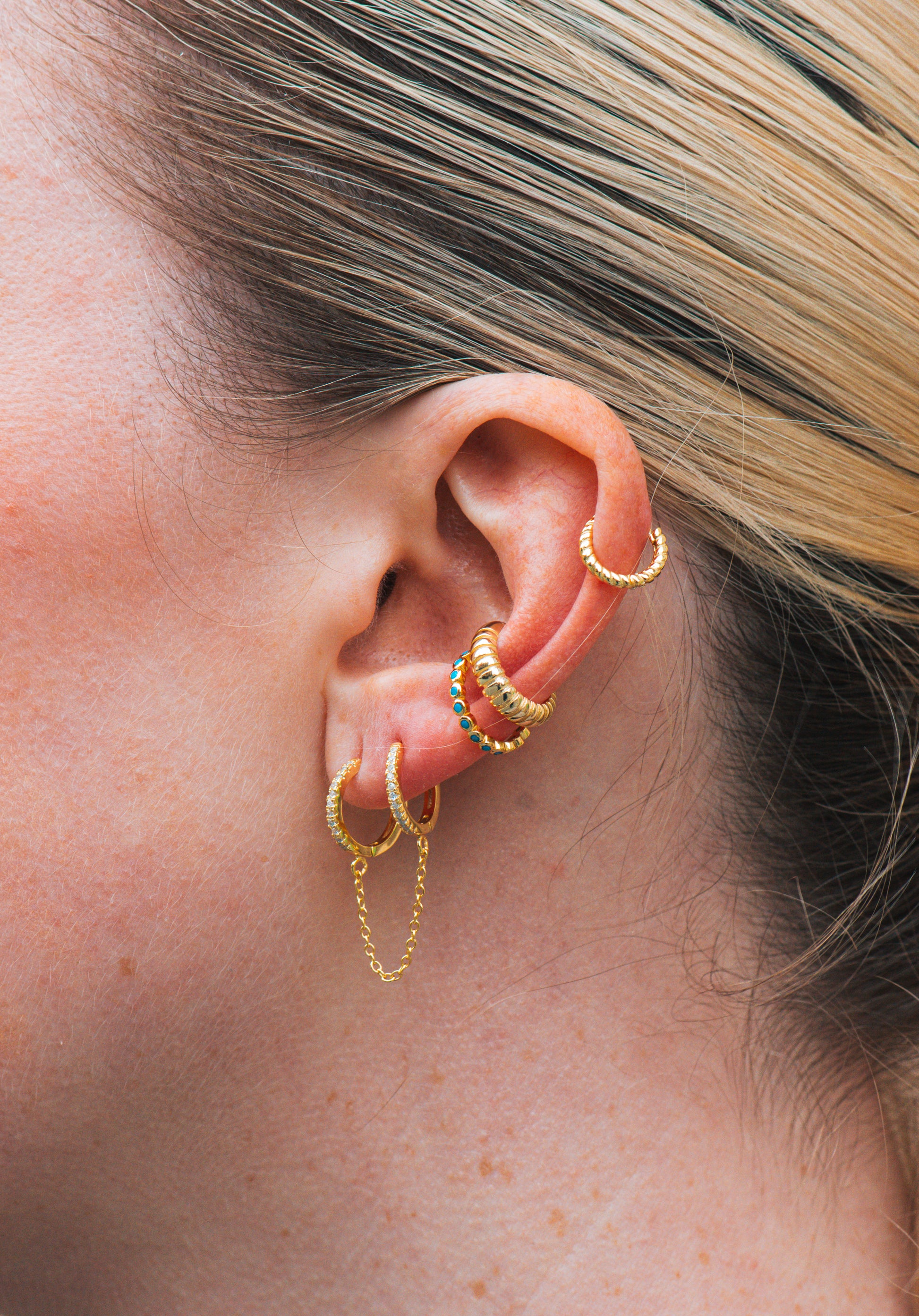 Lex Chain Huggie Earring - Mottive.inc