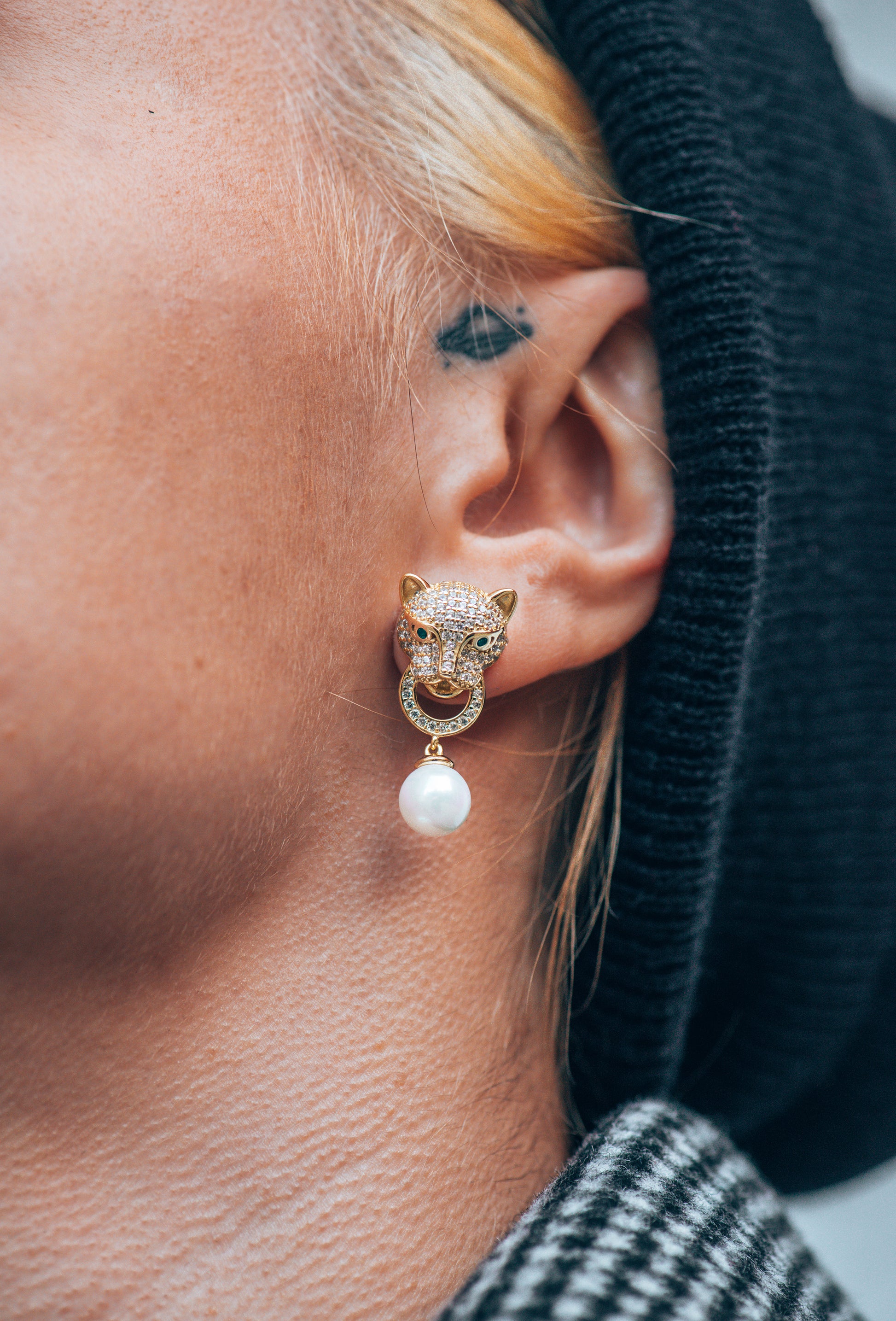 Roya Jaguar Pearl Earring - Mottive.inc